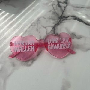 Morgan Wallen heart sunglasses, pink